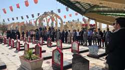 آغاز هفته جهاد کشاورزی با عطرافشانی و گلباران قبور مطهر شهدای جیرفت